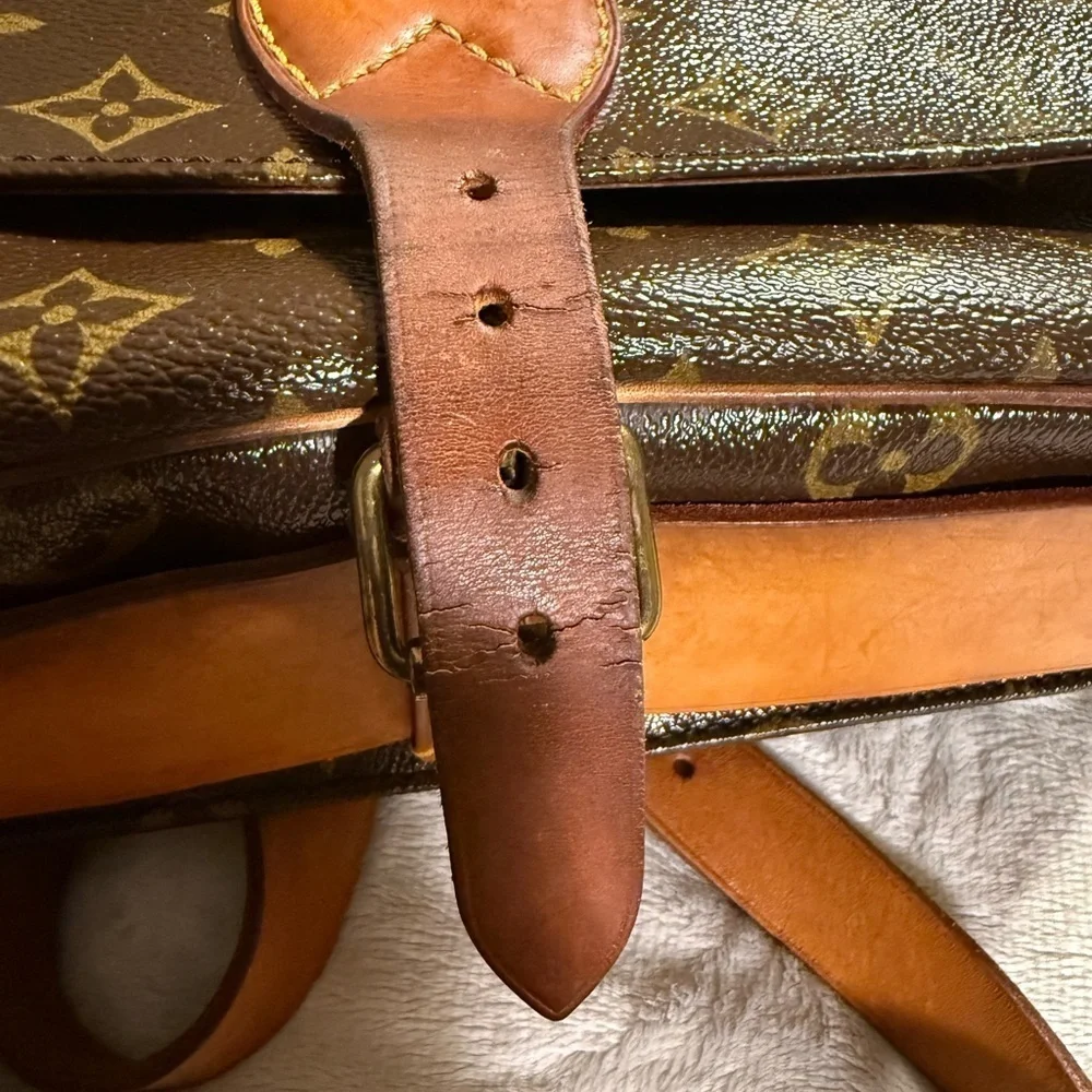 Louis Vuitton Cartouchiere GM Shoulder Bag / COA